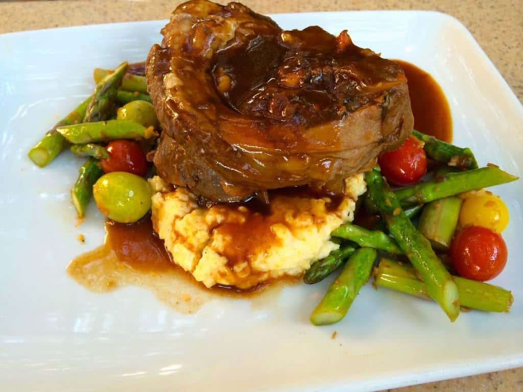 gluten-free California Adventure: osso buck on mashed potatoes, gravy and vegetables