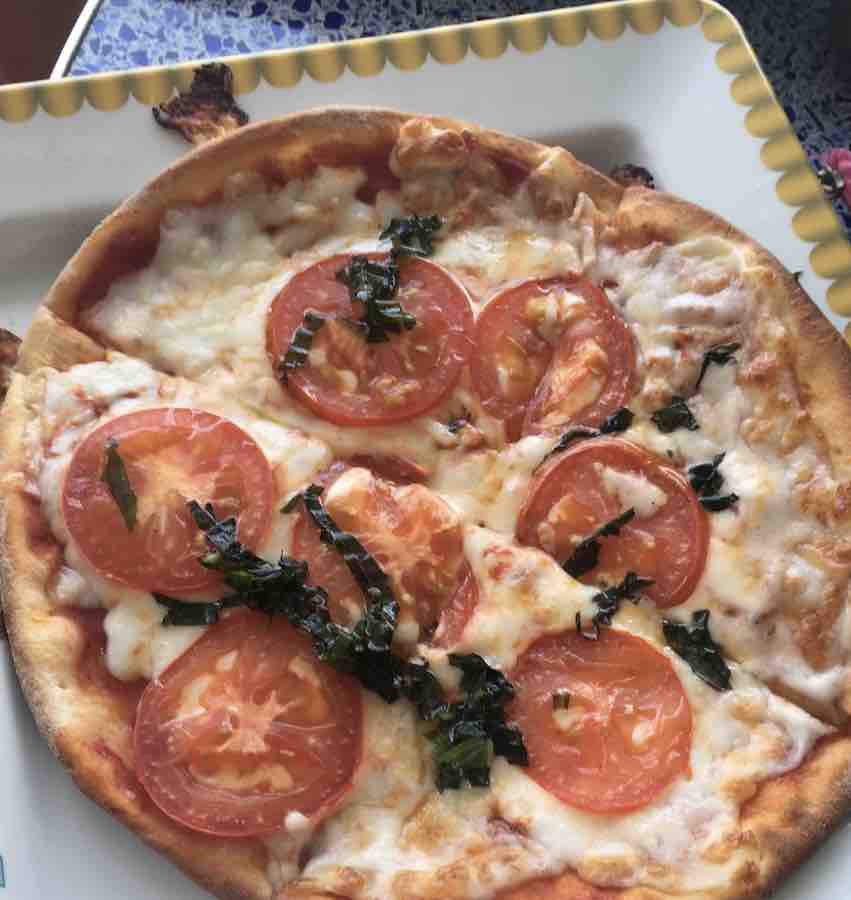 gluten-free margherita pizza